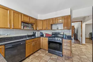 3221 Scoville Ave, Berwyn, IL 60402 - Photo 6
