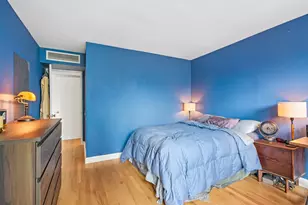 260 E Chestnut St, Chicago, IL 60611 - Photo 14