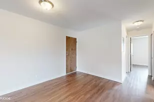 29W542 Country Ridge Dr, Warrenville, IL 60555 - Photo 6