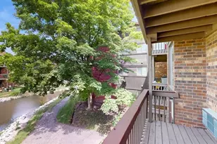 29W542 Country Ridge Dr, Warrenville, IL 60555 - Photo 14
