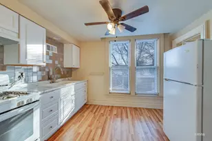 325 E Chicago St, Elgin, IL 60120 - Photo 4