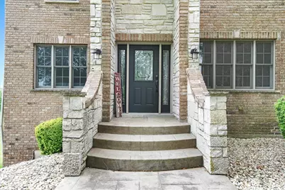 703 Glenda Court, Sandwich, IL 60548 - Photo 2