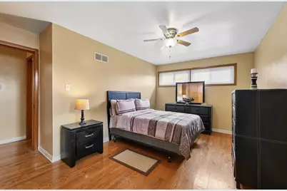 4437 W 100th Street, Oak Lawn, IL 60453 - Photo 12