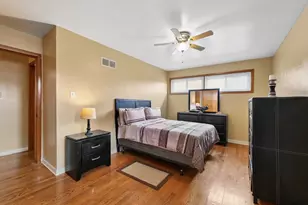 4437 W 100th St, Oak Lawn, IL 60453 - Photo 12