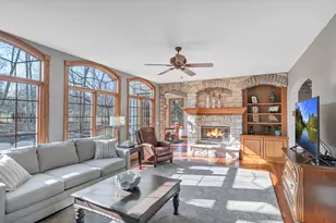 710 Reserve Ct, South Elgin, IL 60177 - Photo 2