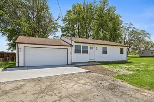 10167 Wolf Rd, Geneseo, IL 61254 - Photo 2