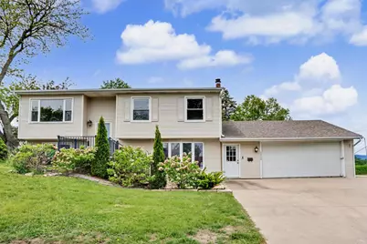 1212 N 12th Street, Clinton, IA 52732 - Photo 1