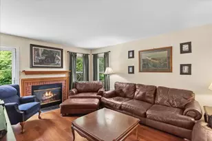 72 Julie Ln, Vernon Hills, IL 60061 - Photo 8