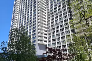 4250 N Marine Dr, Chicago, IL 60613 - Photo 2