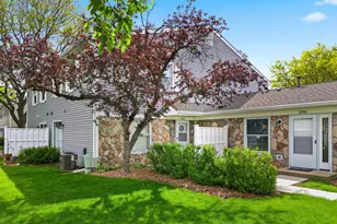 242 Nantucket Harbor, Schaumburg, IL 60193 - Photo 1