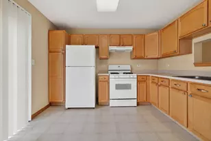 2865 N Augusta Dr, Wadsworth, IL 60083 - Photo 4