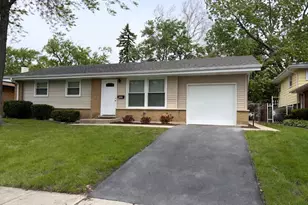 3502 Woodworth Pl, Hazel Crest, IL 60429 - Photo 1