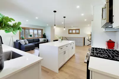656 Jon Lane, Des Plaines, IL 60016 - Photo 6