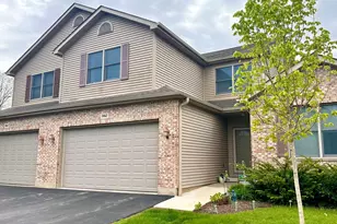 1462 Ridge Dr, Sycamore, IL 60178 - Photo 1