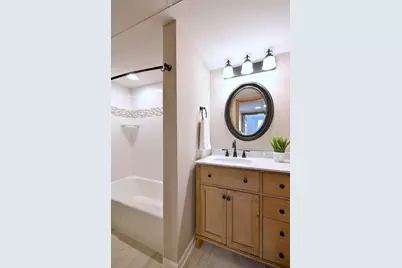 110 W Butterfield Road #302S, Elmhurst, IL 60126 - Photo 16