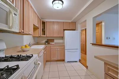 110 W Butterfield Road #302S, Elmhurst, IL 60126 - Photo 8