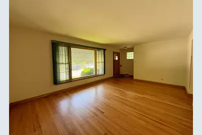10416 S Sacramento Avenue, Chicago, IL 60655 - Photo 2