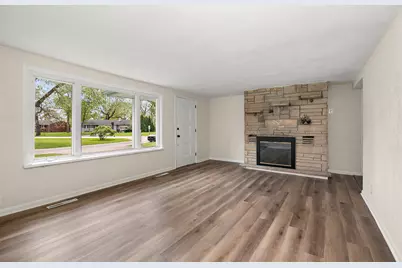 988 Spruce Lane, Saint Anne, IL 60964 - Photo 4