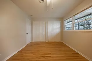 209 Washington Square, Elk Grove Village, IL 60007 - Photo 12