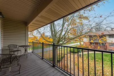 209 Washington Square #C, Elk Grove Village, IL 60007 - Photo 14
