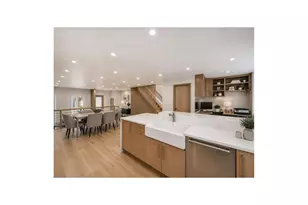 1307 N Sutton Pl, Chicago, IL 60610 - Photo 18
