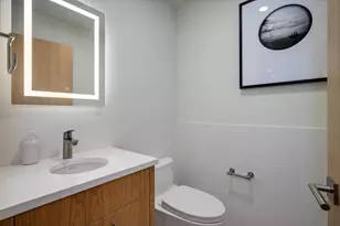1307 N Sutton Pl, Chicago, IL 60610 - Photo 20