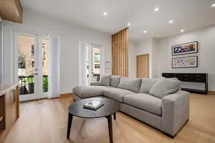 1307 N Sutton Pl, Chicago, IL 60610 - Photo 6