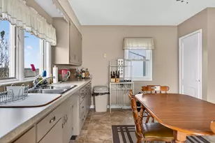21137 Fenstermaker Rd, Sycamore, IL 60178 - Photo 8