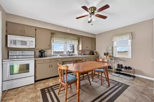 21137 Fenstermaker Rd, Sycamore, IL 60178 - Photo 6