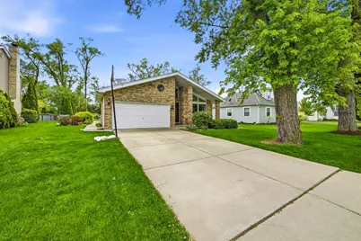 9621 W 56th Street, Countryside, IL 60525 - Photo 2