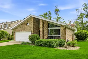 9621 W 56th St, Countryside, IL 60525 - Photo 1