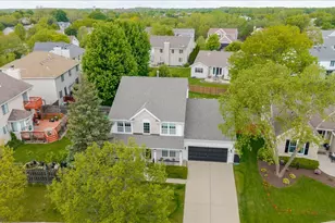 4 Forest Cove Ct, Streamwood, IL 60107 - Photo 6