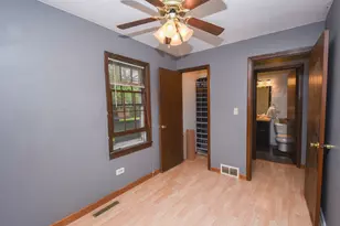 613 N Frolic Ave, Waukegan, IL 60085 - Photo 14
