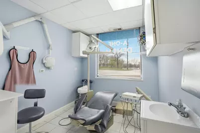 2071 Irving Park Road, Hanover Park, IL 60133 - Photo 22
