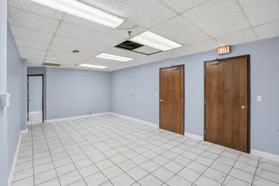 2071 Irving Park Road, Hanover Park, IL 60133 - Photo 32