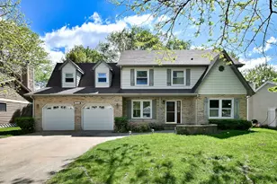 435 Cross Arm Dr, Grayslake, IL 60030 - Photo 1