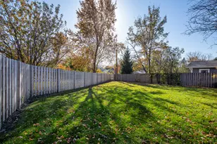 1913 Milton Ave, Northbrook, IL 60062 - Photo 14