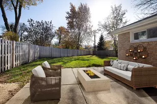 1913 Milton Ave, Northbrook, IL 60062 - Photo 24