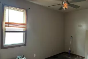 9147 S Dante Ave, Chicago, IL 60619 - Photo 8