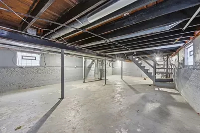 8111 S Manistee Avenue, Chicago, IL 60617 - Photo 18
