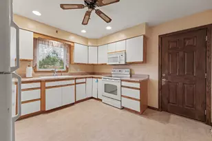 603 Orchard Ln, Beecher, IL 60401 - Photo 12