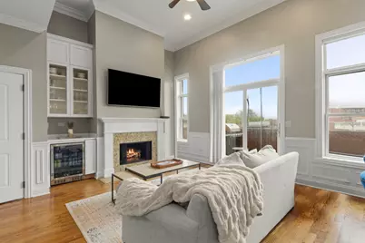 1130 W Diversey Parkway #4W, Chicago, IL 60614 - Photo 2