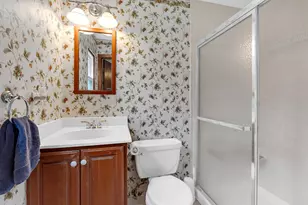 6313 Tamiami Dr, Downers Grove, IL 60516 - Photo 12