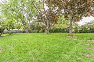 6313 Tamiami Dr, Downers Grove, IL 60516 - Photo 24