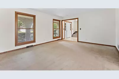 321 Ashwood Drive, Schaumburg, IL 60193 - Photo 10
