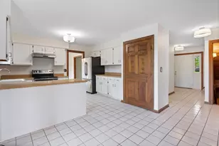 321 Ashwood Dr, Schaumburg, IL 60193 - Photo 8