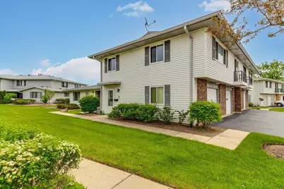 219 Kendrick Court #219, Schaumburg, IL 60194 - Photo 2