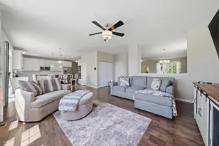 653 Otter Way, Oswego, IL 60543 - Photo 8