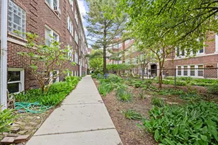 1221 W Jarvis Ave, Chicago, IL 60626 - Photo 2