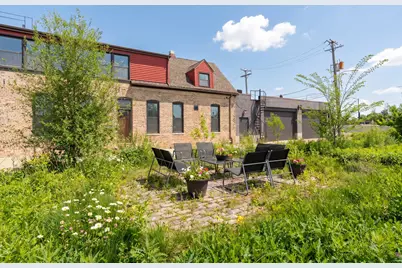 2331 N Elston Court, Chicago, IL 60614 - Photo 2